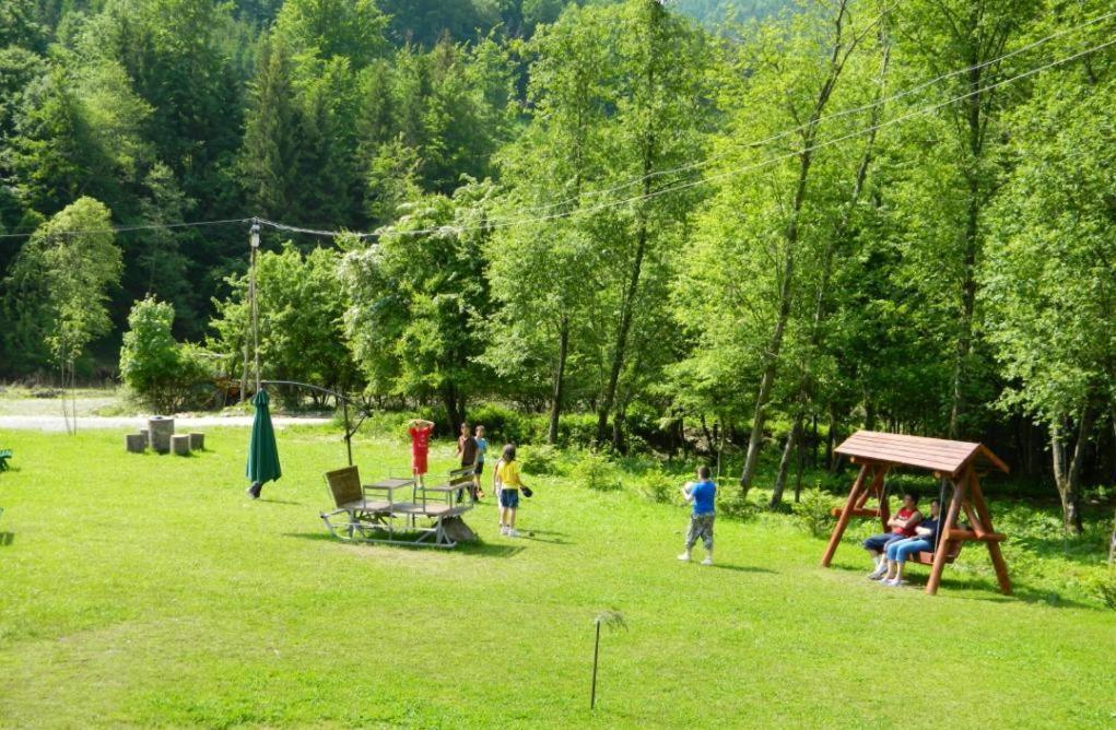 Pensiunea Valea Negrasului Traisteni ภายนอก รูปภาพ